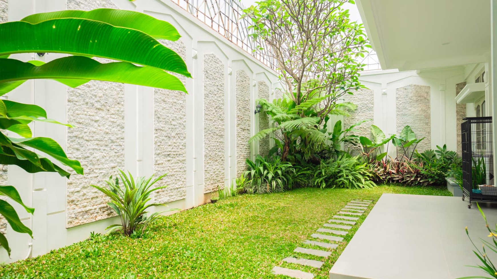 Rumah Mewah Siap Huni dengan Hunian Nyaman dan Lingkungan Asri @Bandung