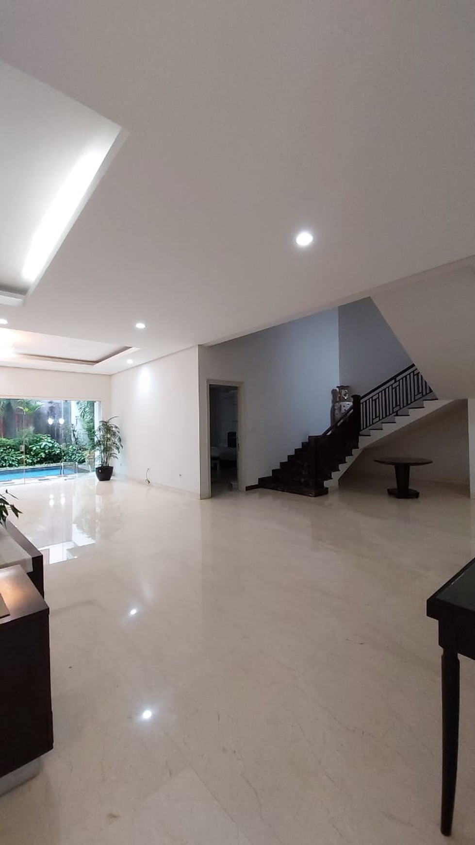 Disewakan Luxurious Modern House Pondok Indah 