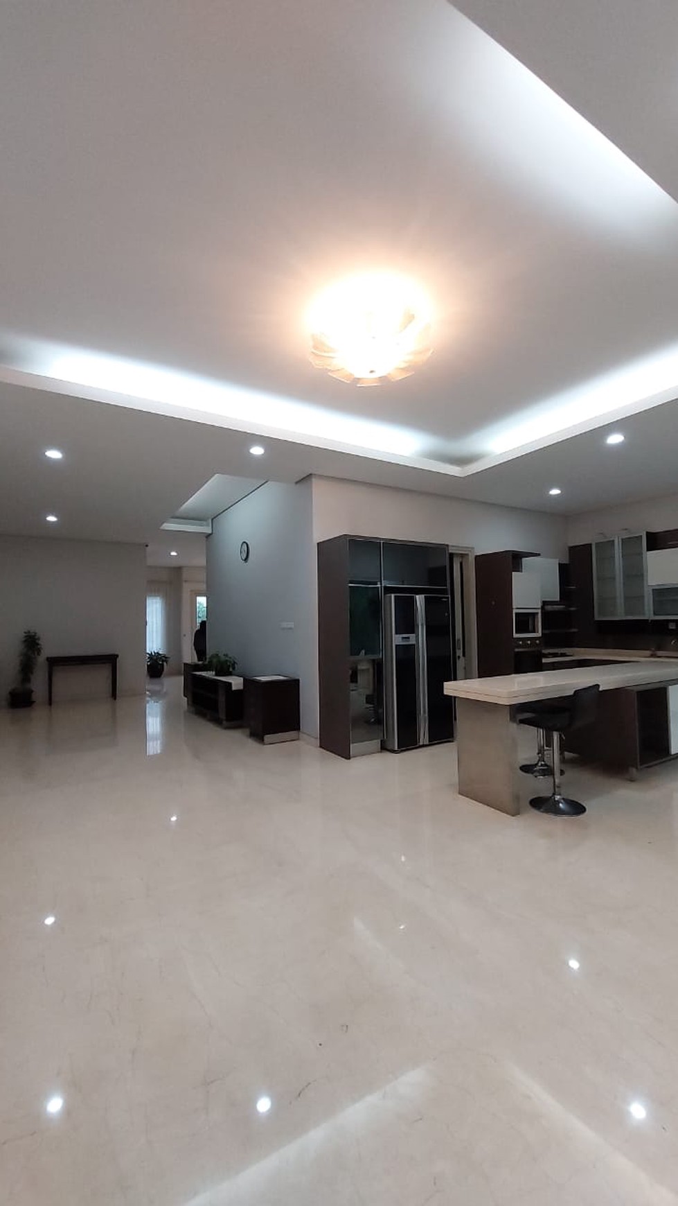 Disewakan Luxurious Modern House Pondok Indah 