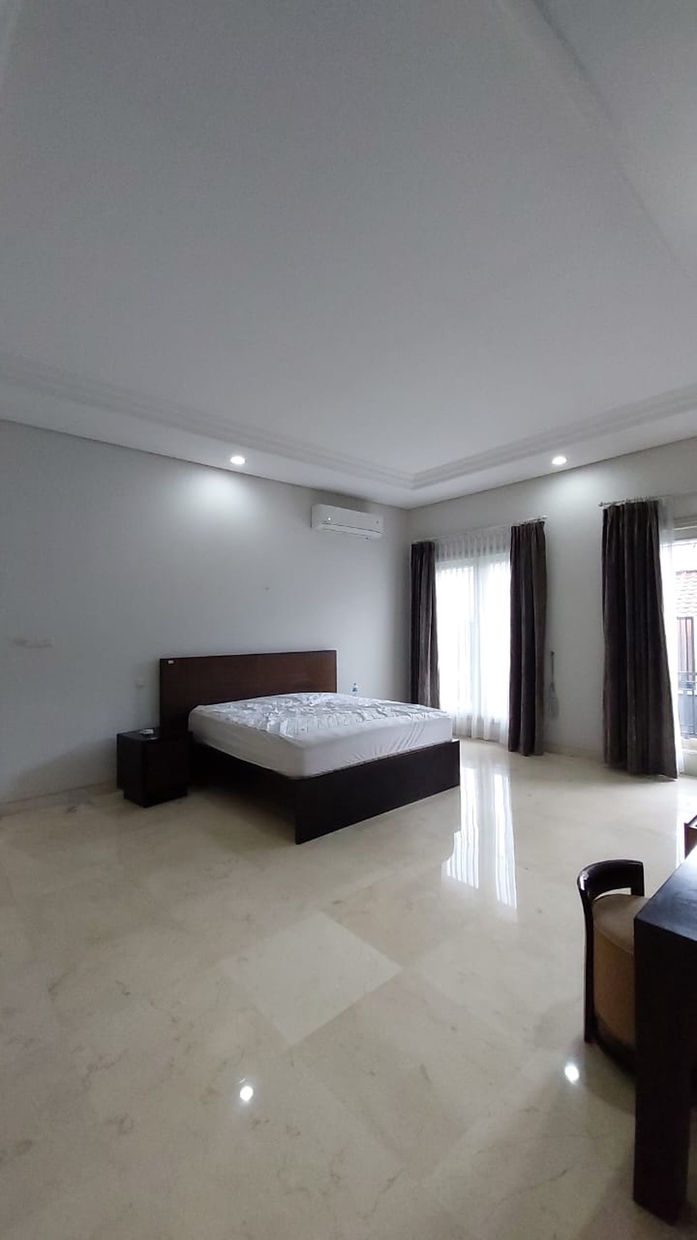 Disewakan Luxurious Modern House Pondok Indah 