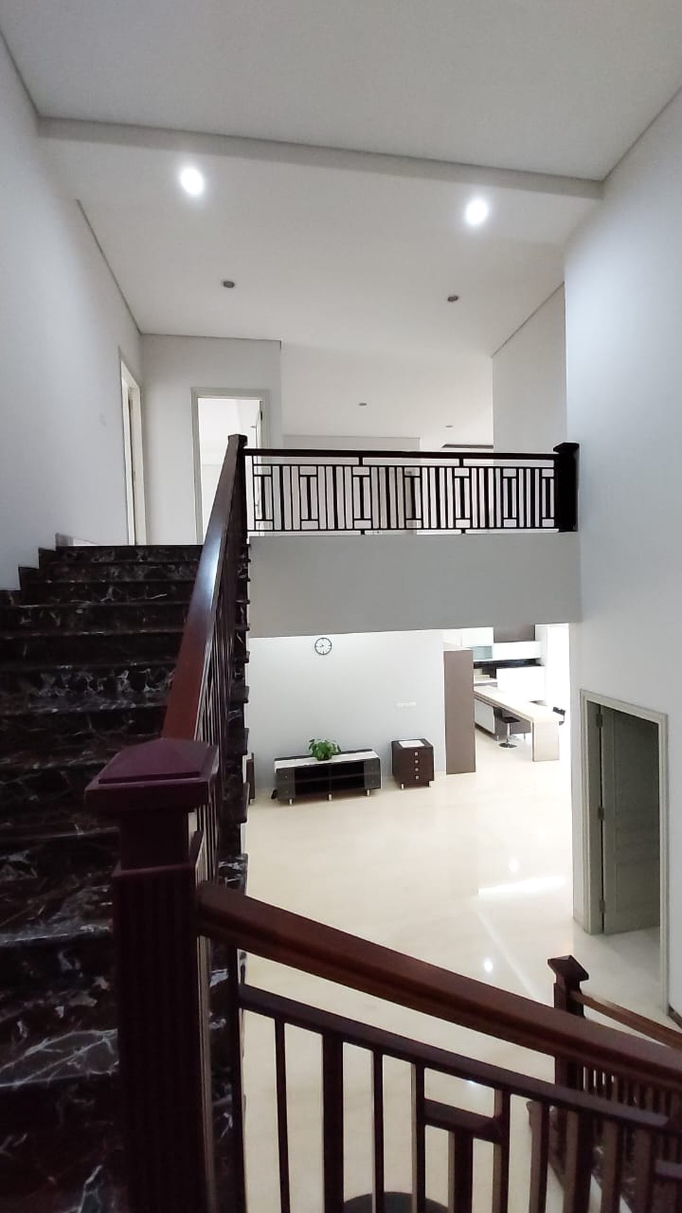 Disewakan Luxurious Modern House Pondok Indah 