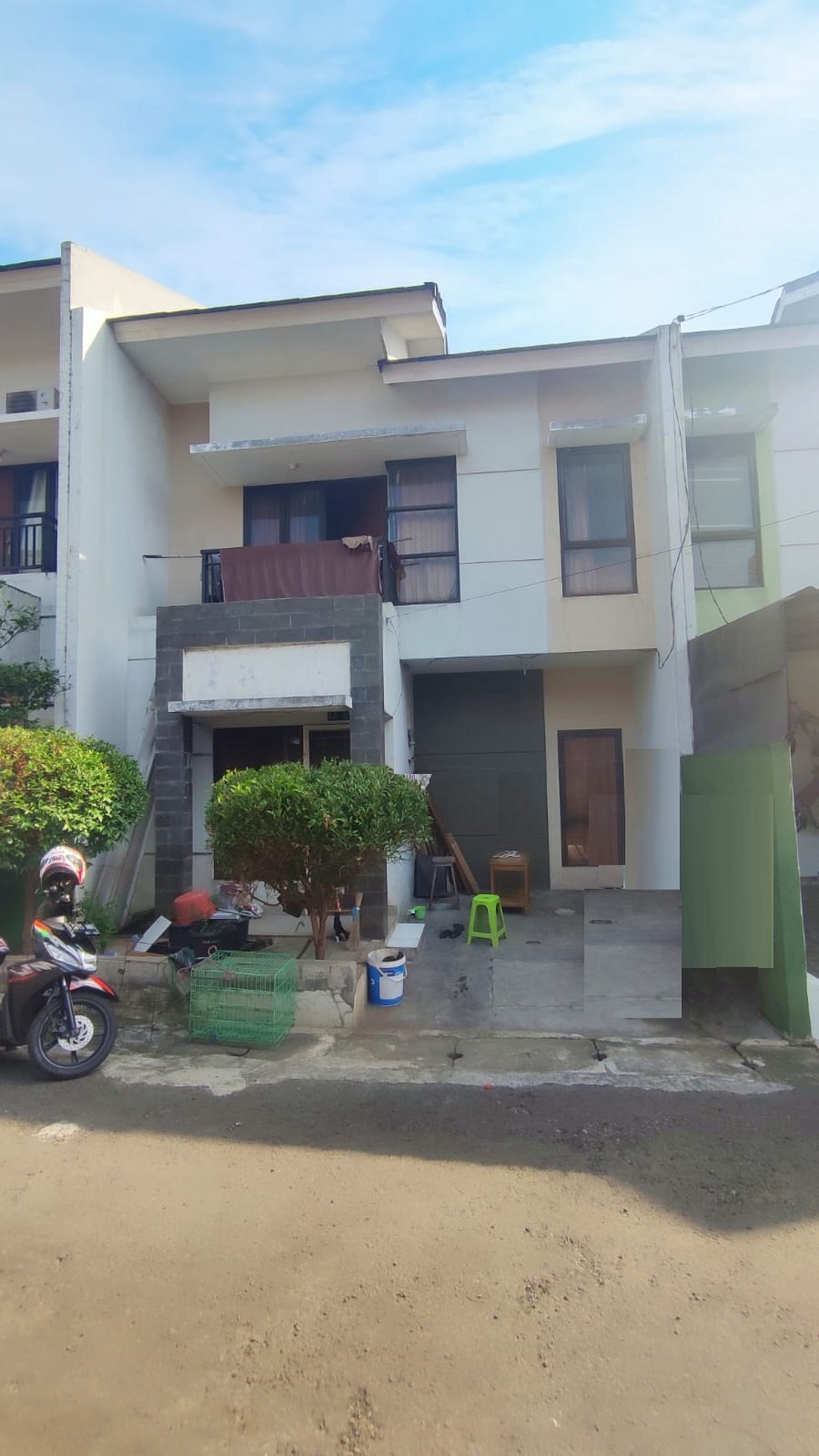 Rumah dalam cluster keamanan 24 Jam di Pondok Aren