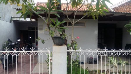 Rumah dengan Bangunan Kokoh dan Lokasi Strategis @Pondok Jaya, Mampang Prapatan