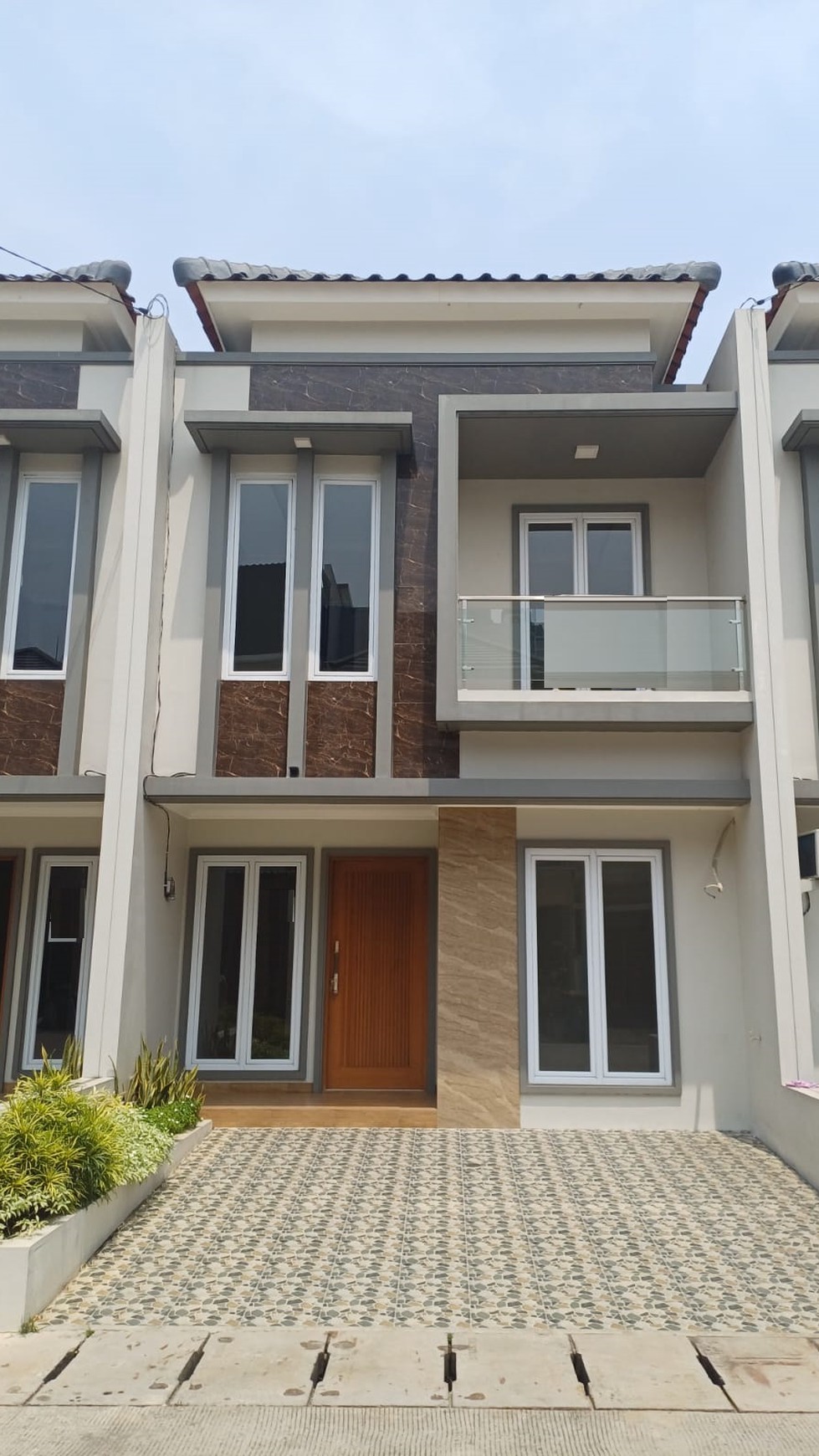 Rumah Brand New, siap huni dalam Cluster siap huni di Cipadu