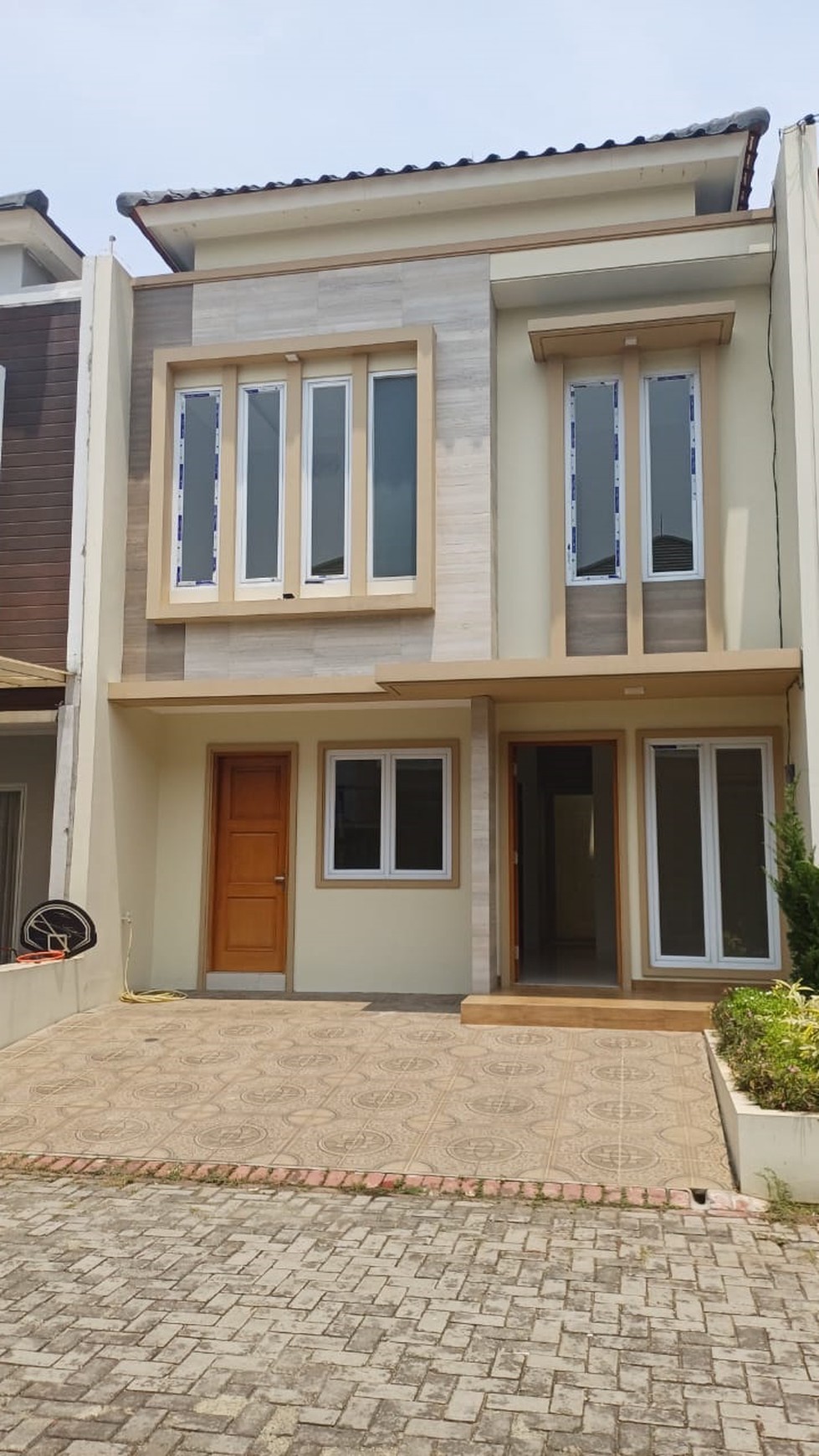 Rumah Brand New, Bagus, dalam Cluster di Cipadu