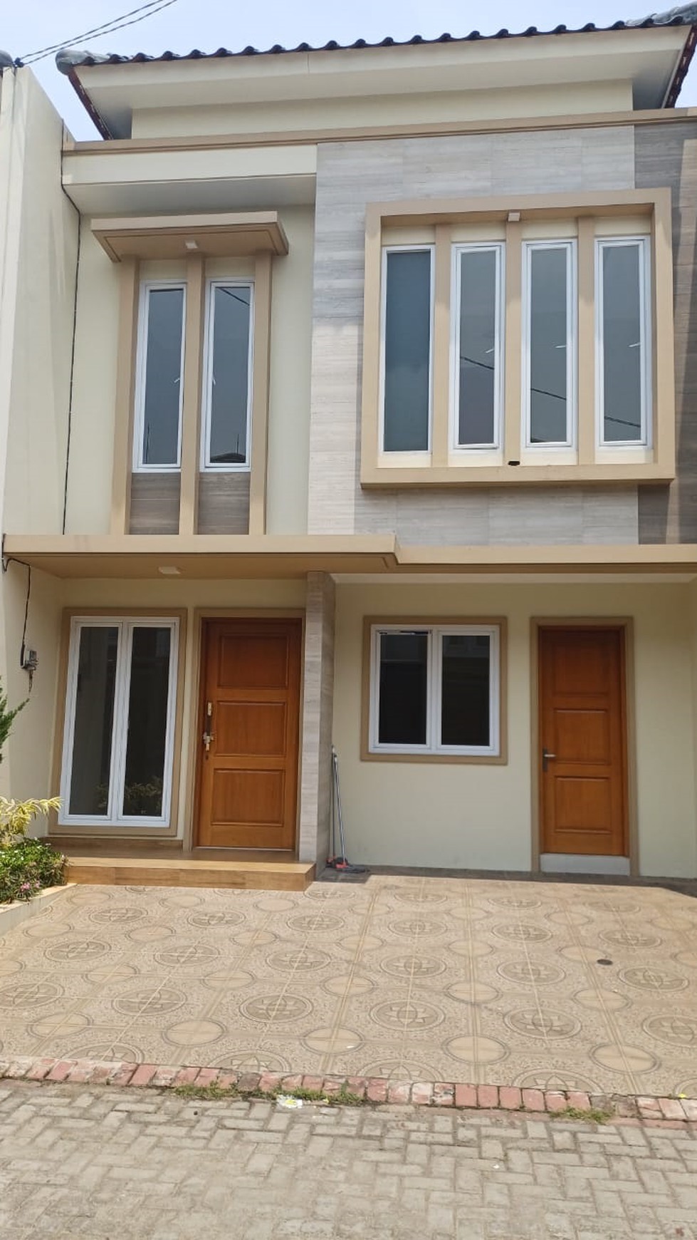 Rumah Brand New, Bagus, dalam Cluster di Cipadu