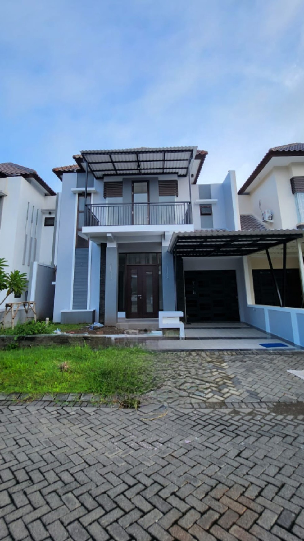 Dijual Rumah Cantik  Royal Residence Modern Minimalis Wiyung - Surabaya