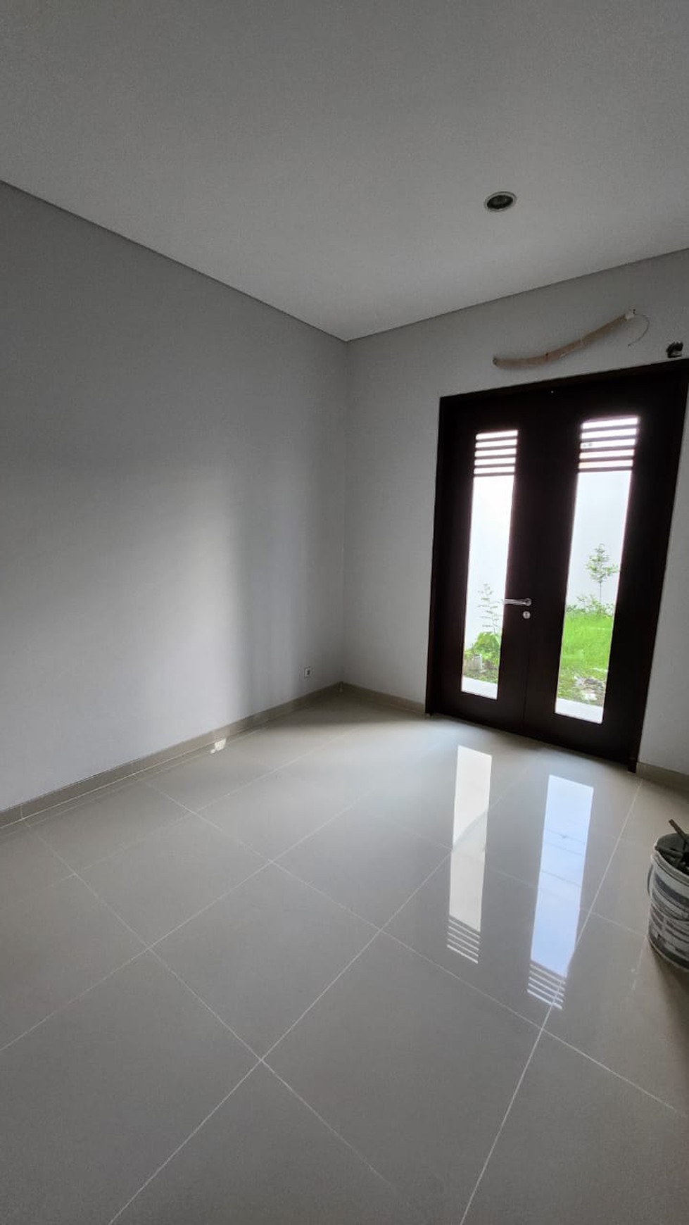 Dijual Rumah Cantik  Royal Residence Modern Minimalis Wiyung - Surabaya