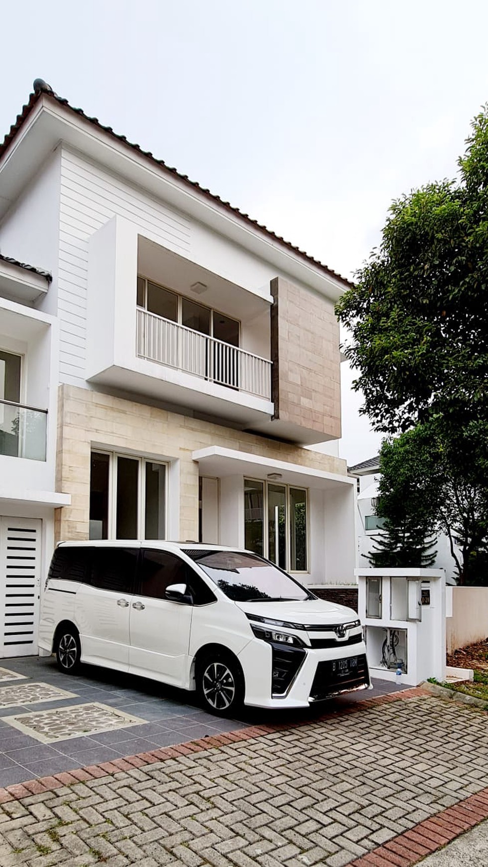 Rumah Bagus, Posisi hook di Cluster Kebayoran Residence, Bintaro Jaya