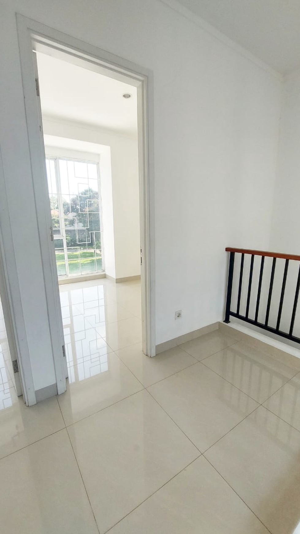 Rumah cantik, rapih, dalam cluster di Graha Bintaro