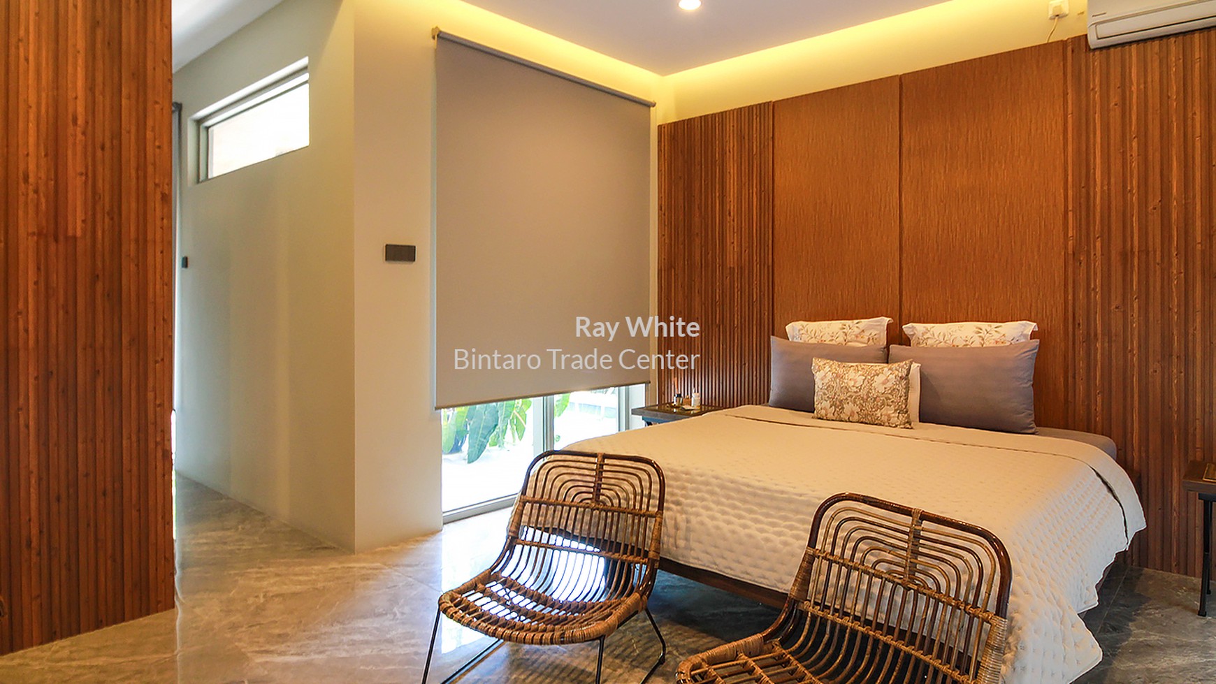 Rumah Siap Huni dengan Interior Mewah dan Elegan @Bintaro