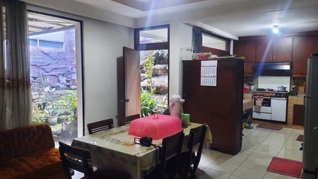 Rumah Besar Model Lama di Komplek Elite Budisari Bandung