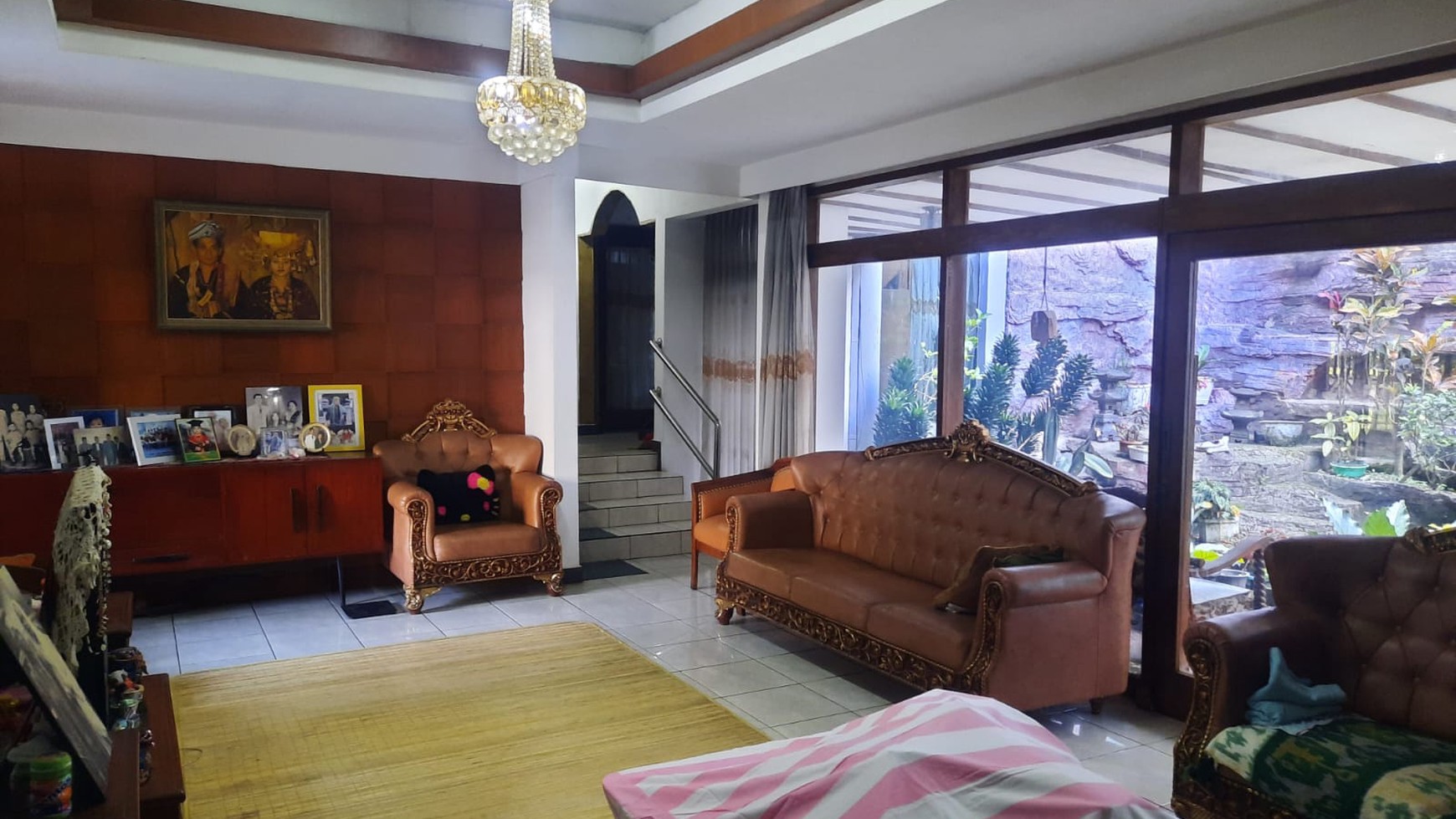 Rumah Besar Model Lama di Komplek Elite Budisari Bandung