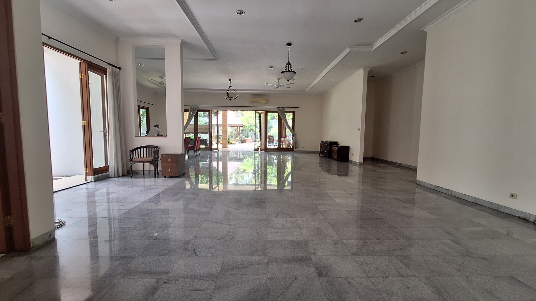 Dijual Rumah Asri Siap Huni (SEMI FURNISHED)