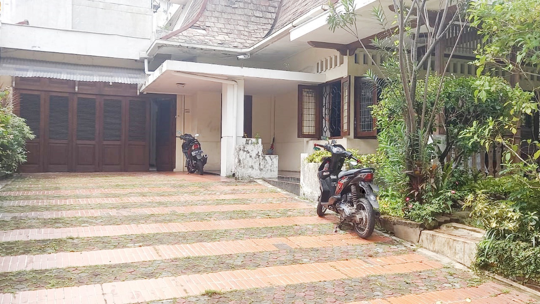 Rumah Baguss Siap Huni Asri dgn Lokasi Strategis di Jl Kertosono, Menteng, Jakarta Pusat