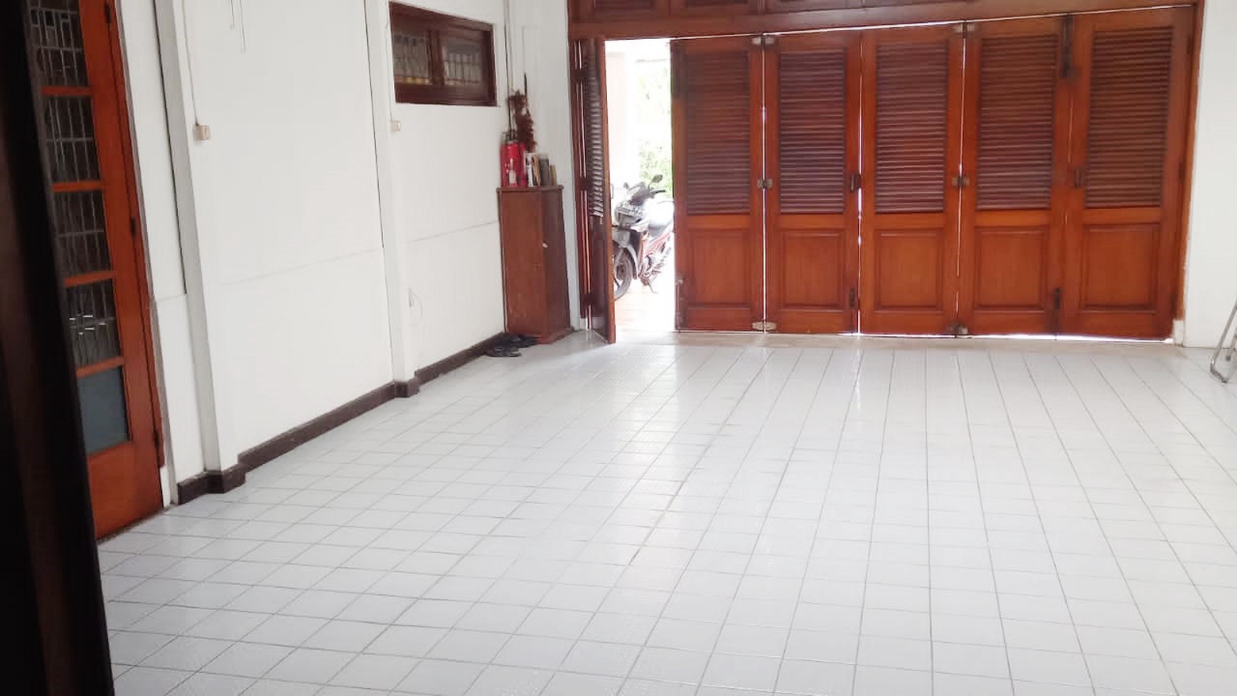 Rumah Baguss Siap Huni Asri dgn Lokasi Strategis di Jl Kertosono, Menteng, Jakarta Pusat