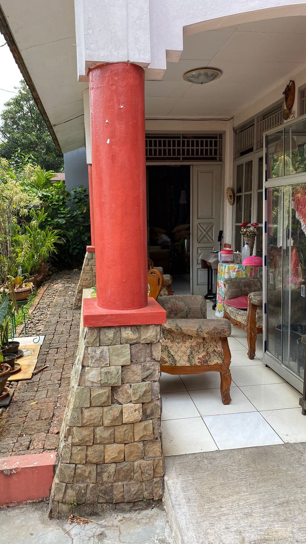 Rumah Minimalis Asri & Nyaman 2 Lantai
@Sektor 9, Bintaro Jaya, Tangerang Selatan 
