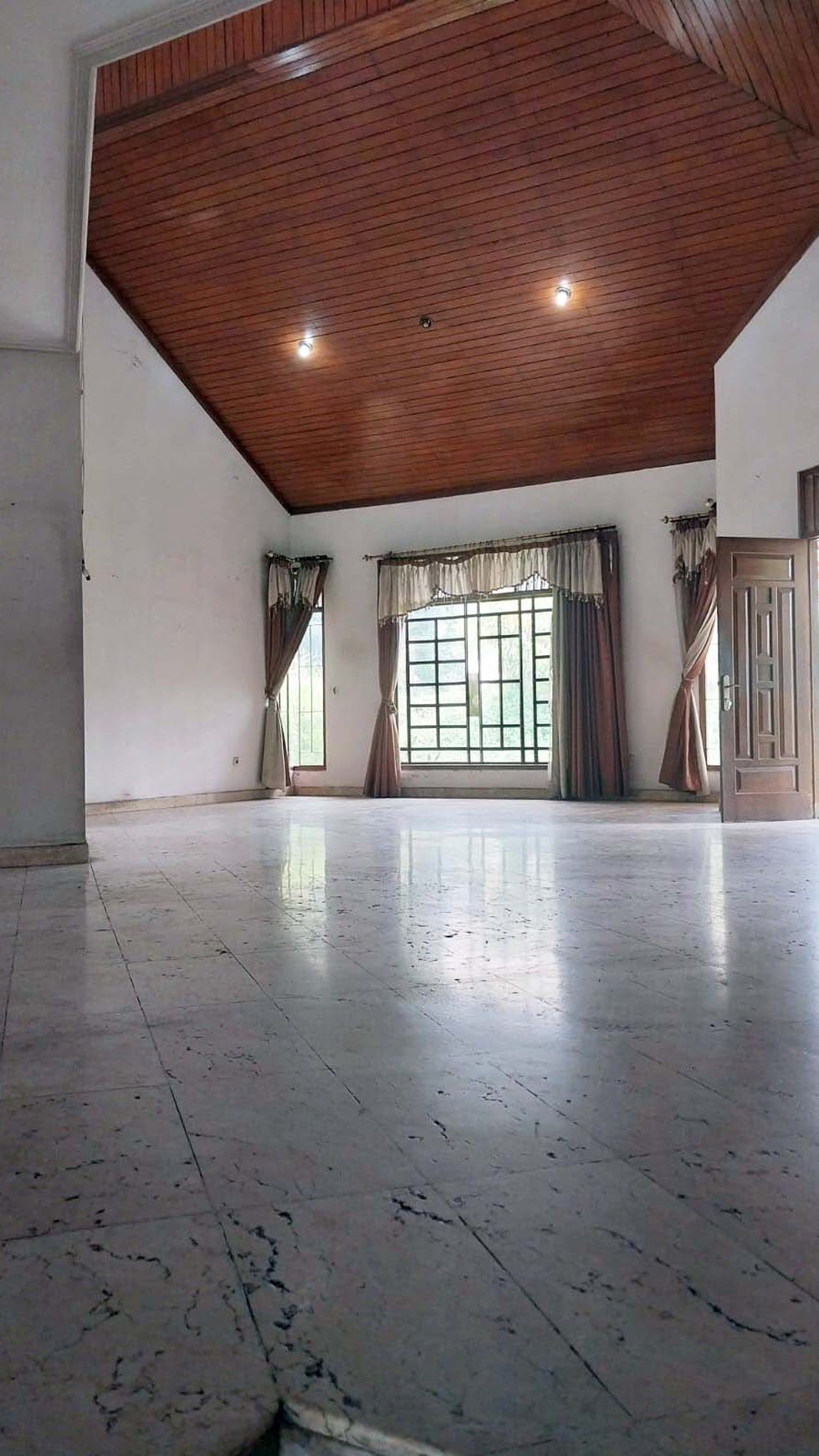 Rumah di Gamping Kidul Kec.Gamping, Sleman Yogyakarta, 2 Lantai, Luas tanah 1500 m2