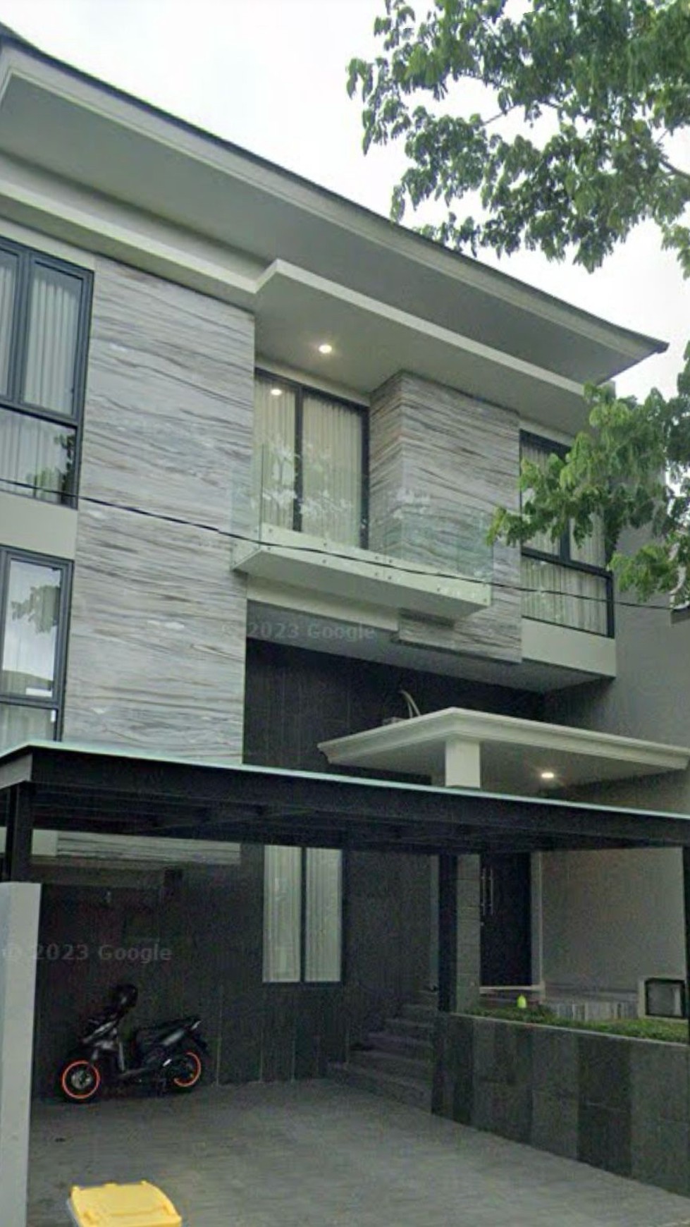 Disewakan Rumah High Premium Eastwood Citraland Split level  Surabaya Barat