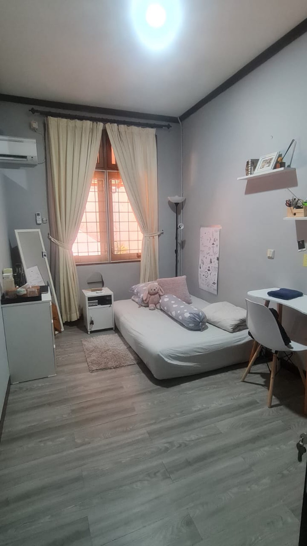 Rumah Bagus Siap Huni Asri dgn Pool di Jl Duta Indah, Pondok Indah, Jakarta Selatan