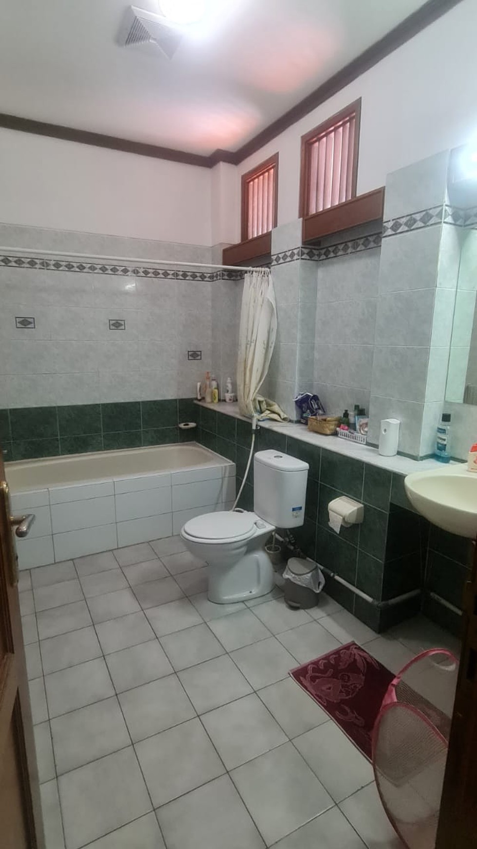 Rumah Bagus Siap Huni Asri dgn Pool di Jl Duta Indah, Pondok Indah, Jakarta Selatan