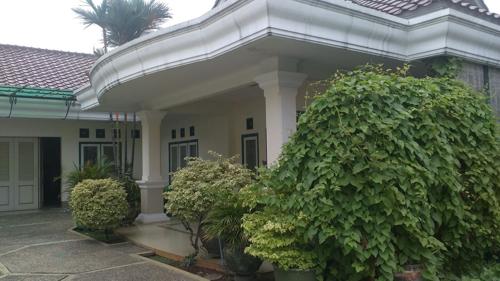 Rumah Nyaman Asri dan Strategis di Menteng Karang Setiabudi Jakarta 