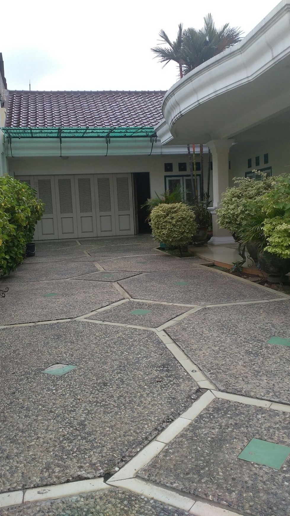 Rumah Nyaman Asri dan Strategis di Menteng Karang Setiabudi Jakarta 