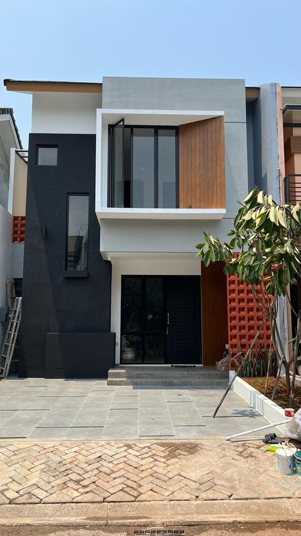 Rumah baru 2 lantai di Nusa Loka Neo Catalonia BSD City