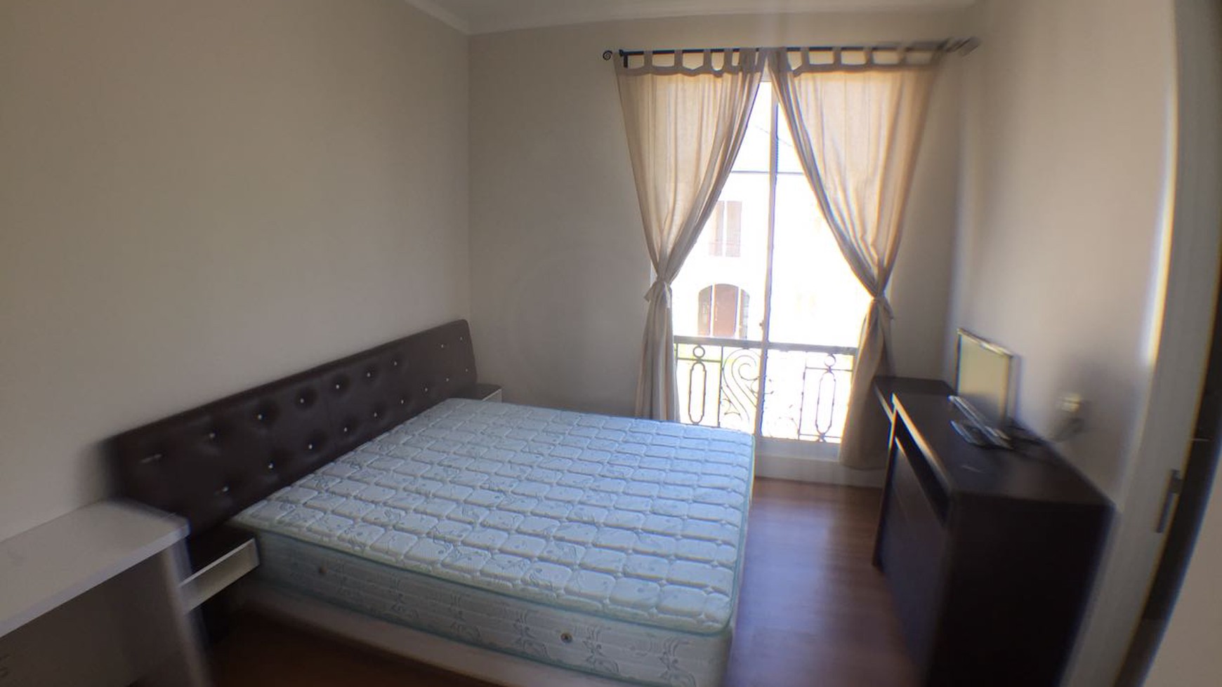 Rumah Eminent Vivacia BSD CITY, Bonus Furnished Dekat AEON Mall