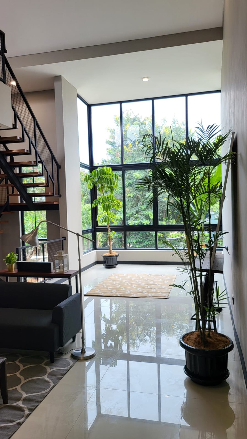 Rumah Baru dengan Desain Minimalis Modern dan Lingkungan Asri @Versailles, BSD