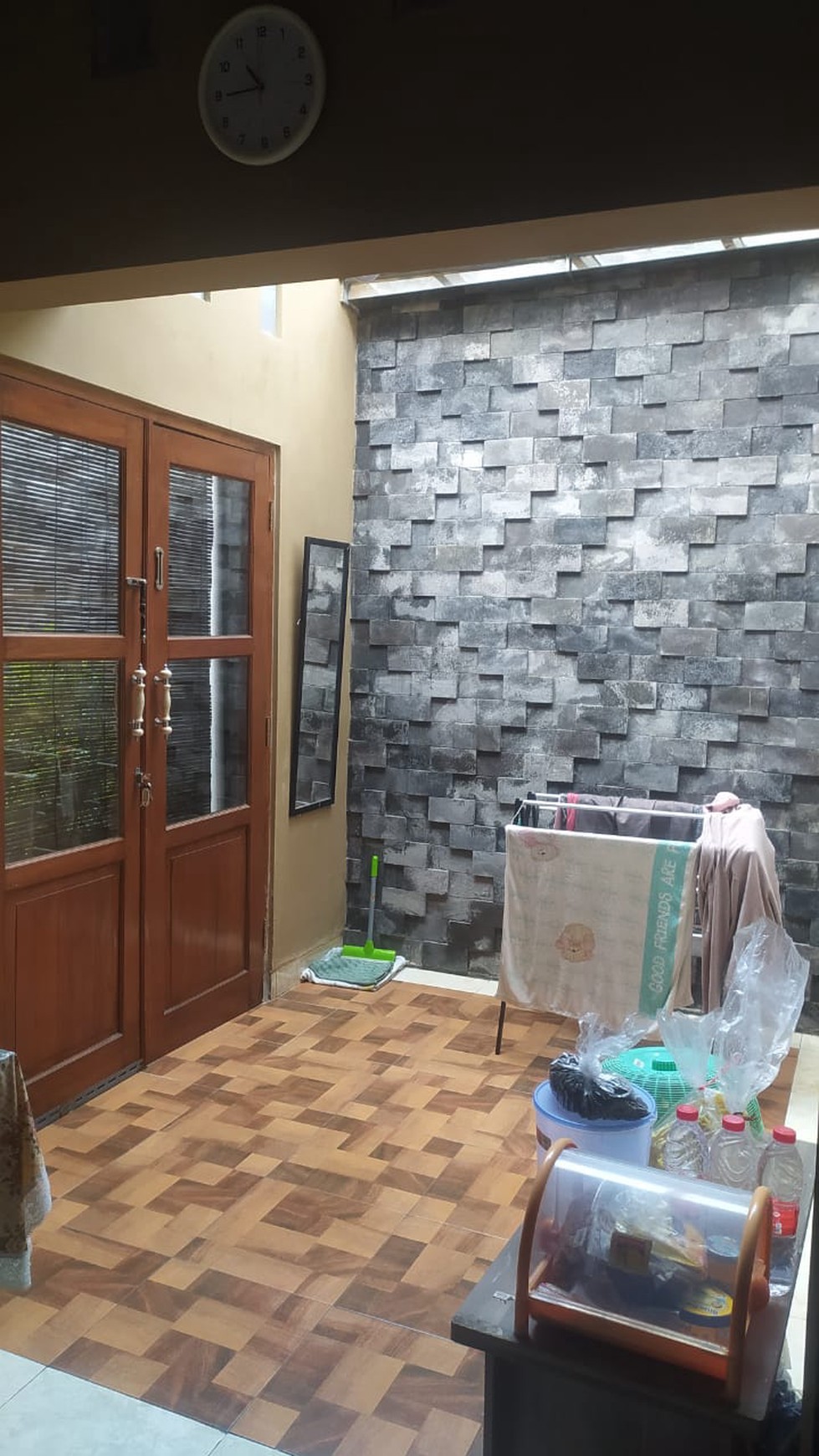 Rumah Tinggal  Semi Furnish 2 Lantai Lokasi Sariharjo Ngaglik Sleman 