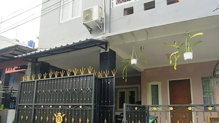 Dijual Rumah Hook di Perumahan 6600, Pancoran Mas, Depok