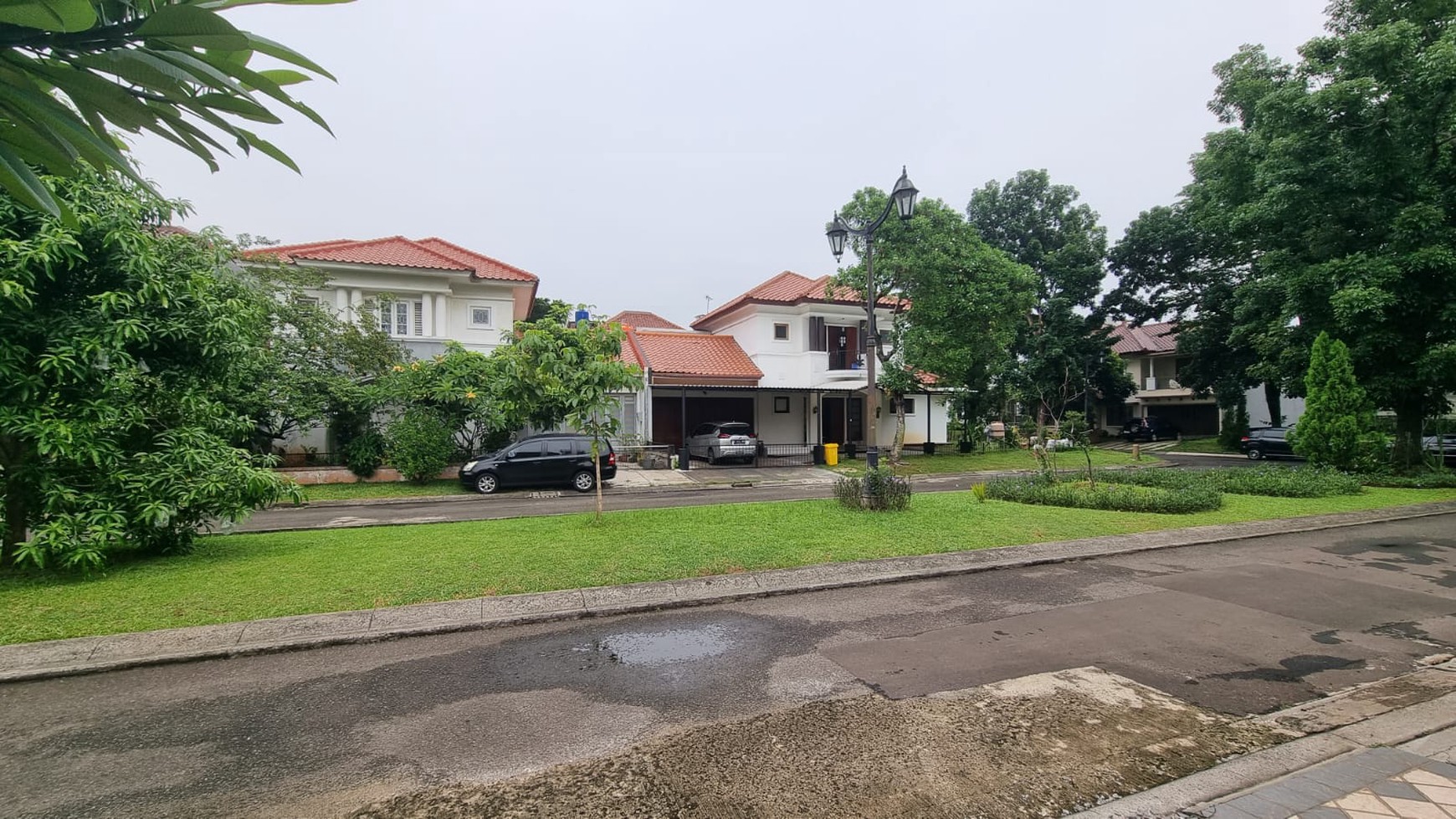 Disewakan Rumah Mewah Siap Huni dengan Hunian Nyaman @Puri Bintaro