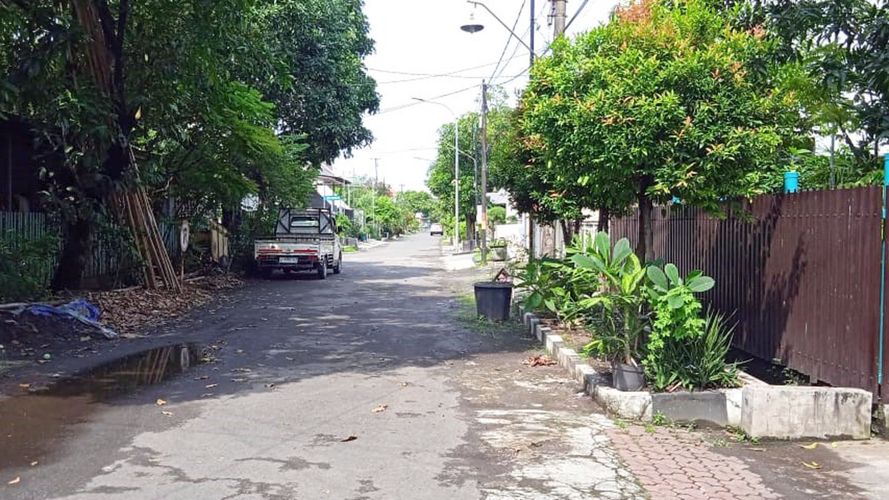 Rumah HITUNG TANAH !!! di Jemursari Surabaya, Luas 340 m2, Hadap Utara, SHM