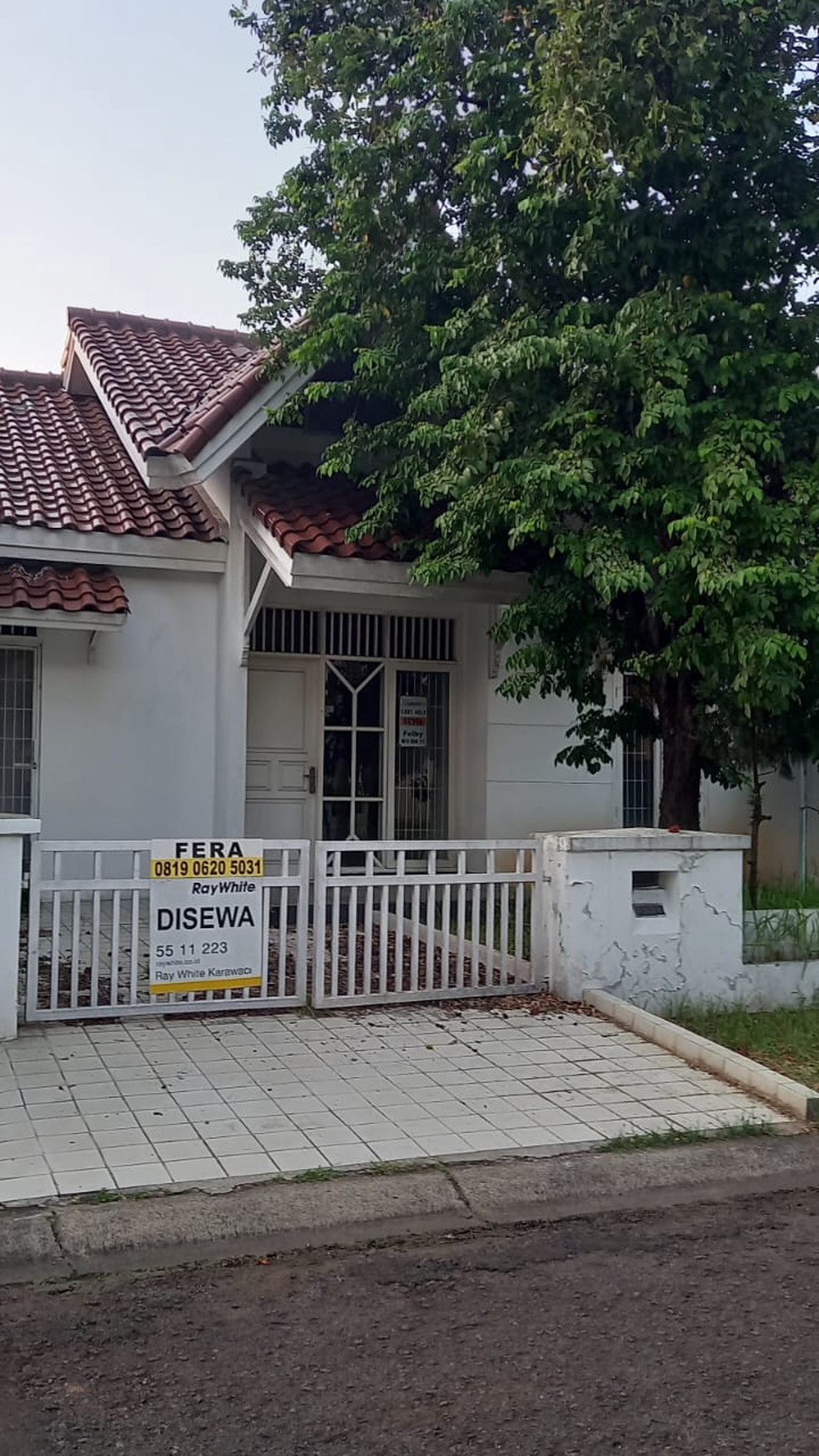 Disewakan rumah Taman Bromo Jl.Gunung Merak, Lippo Karawaci