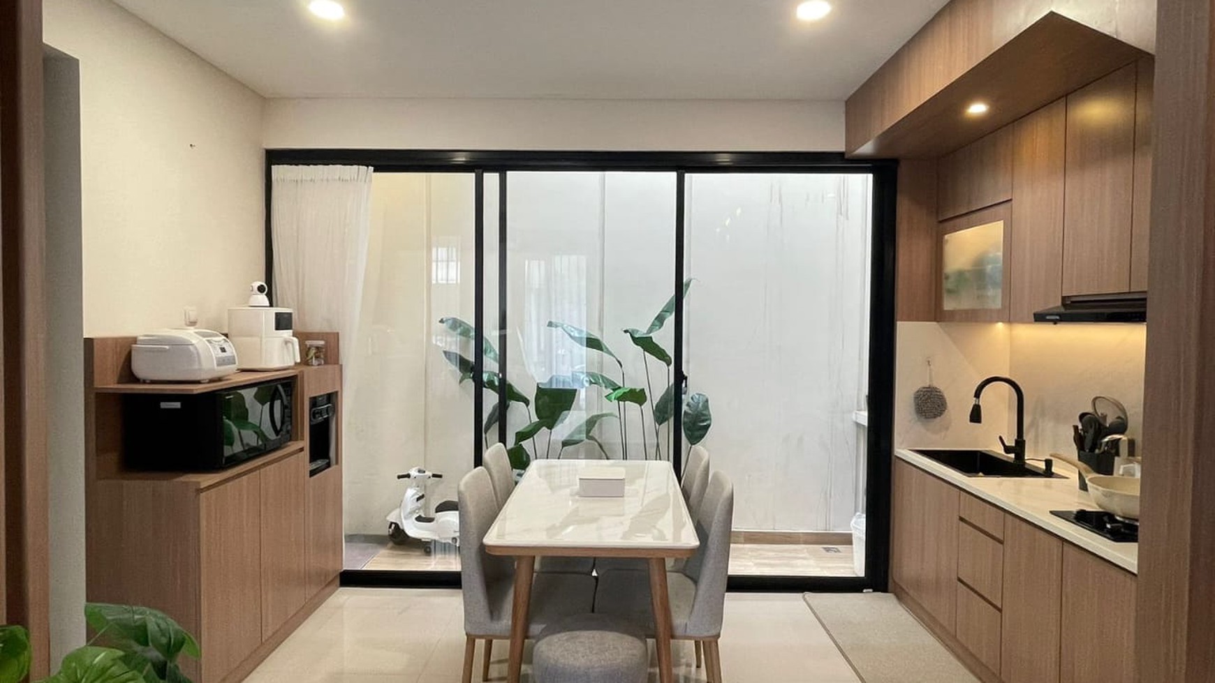 Rumah Cantik Siap Huni dengan Hunian Nyaman dan Lingkungan Asri @Pamulang.