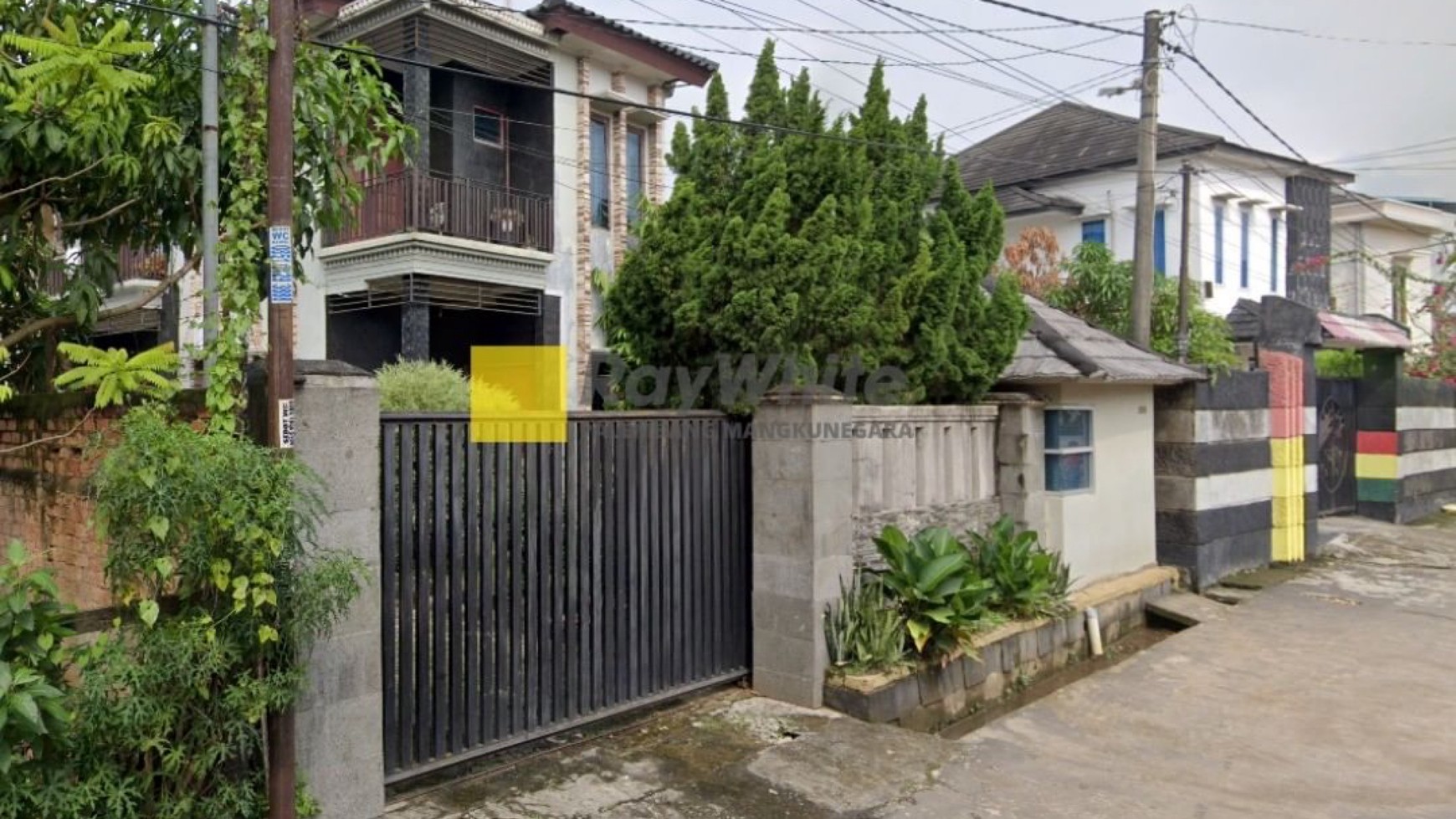 Rumah Mewah tengah kota Pempek