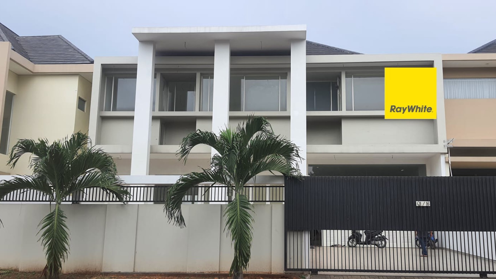 Super Deal. Rumah Full Renov Furnished di Boulevard Kota Wisata Cibubur  