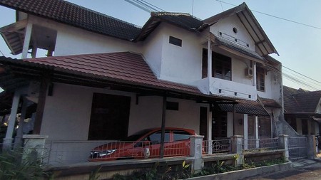 Rumah Hook 2 Lantai Dalam Perum Janti Buana Asri Banguntapan Bantul