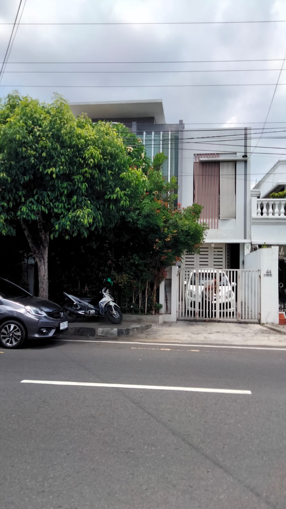 Rumah Mewah 3 Lantai Lokasi Strategis Dekat Tugu Yogyakarta 