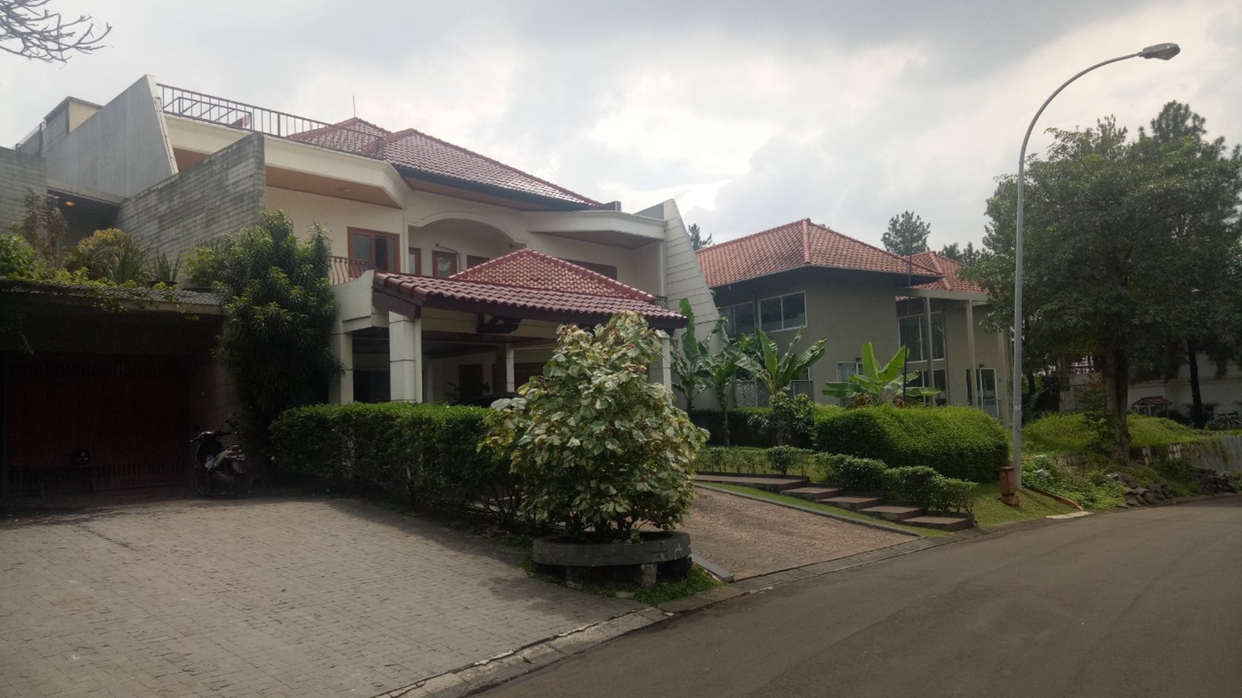 Rumah LUX siap huni di BSD