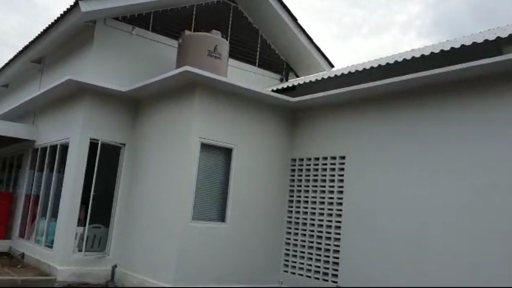 971. Dijual Rumah + Pool di Jl Terusan Bung Hatta, Mataram