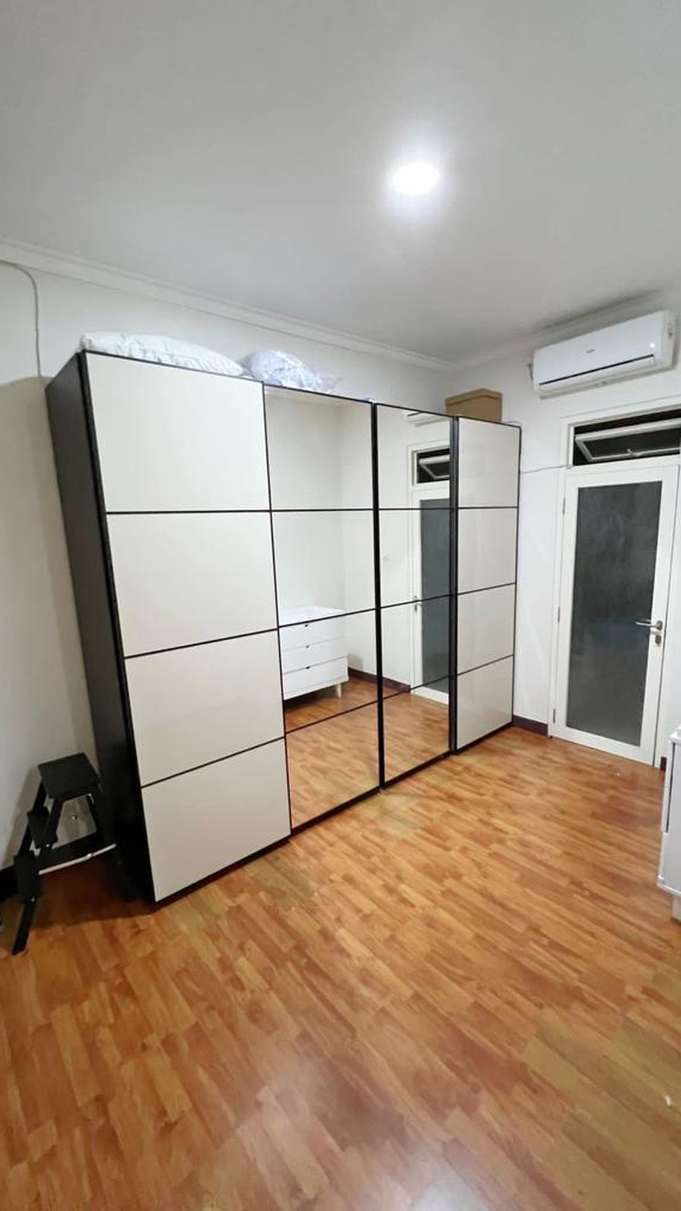 Dijual Rumah Modern Minimalis di Sutorejo Utara, Surabaya