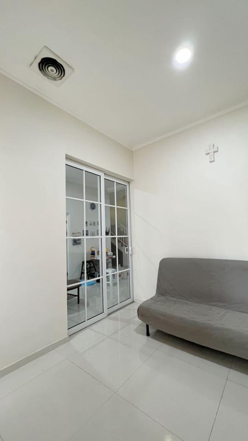 Dijual Rumah Modern Minimalis di Sutorejo Utara, Surabaya