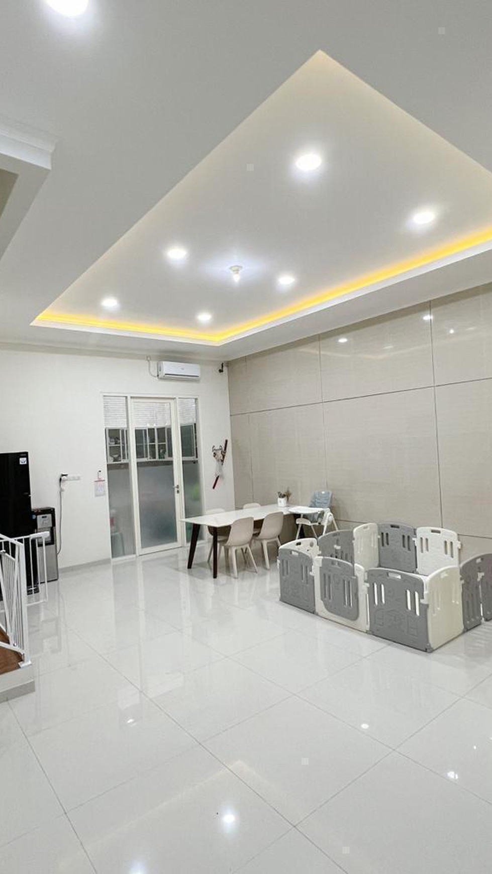 Dijual Rumah Modern Minimalis di Sutorejo Utara, Surabaya