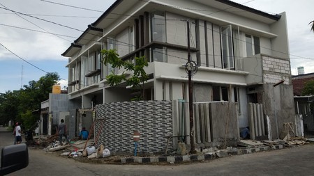 953. Dijual Rumah baru di Manyar Tirtoyoso Selatan