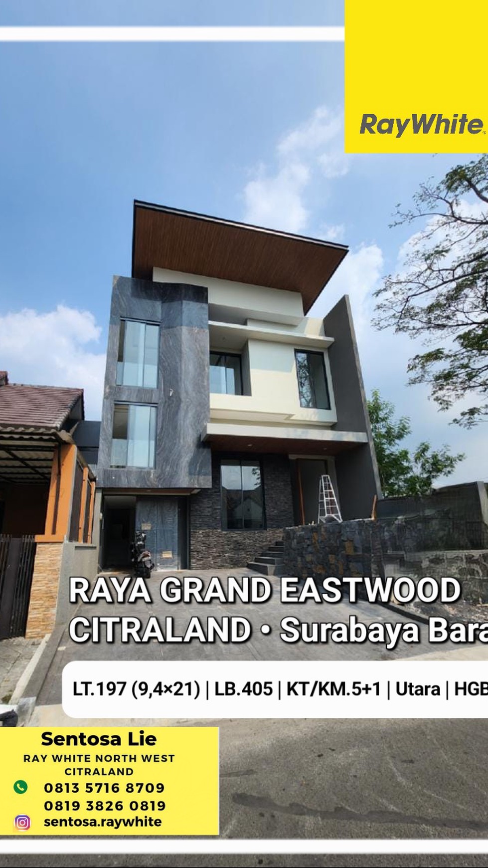 Rumah Raya Eastwood Regency Citraland Surabaya  - New Split level Modern Mewah Facade MARMER Italy - Garasi Carport 3 Mobil SPESIAL main Road Raya Luar Cluster  + ROOFTOP BBQ area