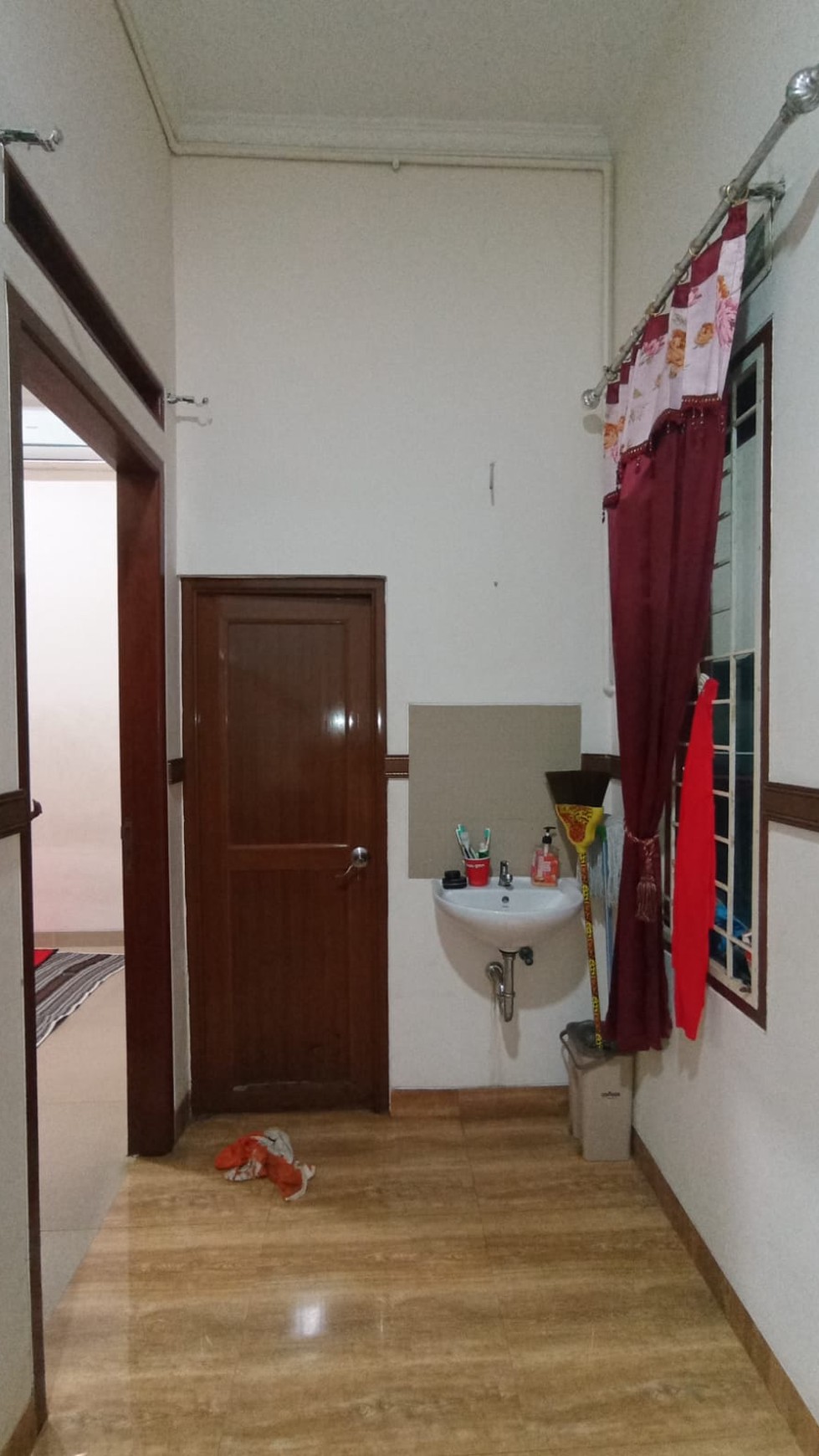 Dijual rumah di Sari bumi indah Binong tangerang 