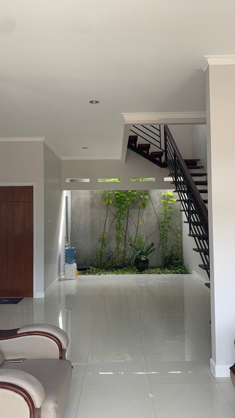 Dijual  3 unit Rumah Baru Design Menawan  @ Kavling Deplu, Larangan Selatan Jakarta