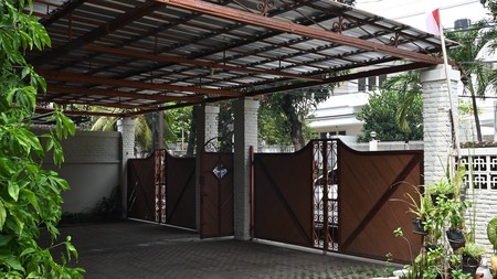 Dijual Rumah Bangunan Lama Terawat di Lokasi Prime Jl Wijaya VII Kebayoran Baru